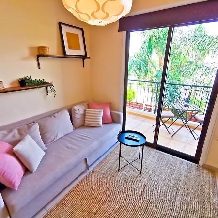 Sunny Pool Apartment โวโรคลินิ ภายนอก รูปภาพ