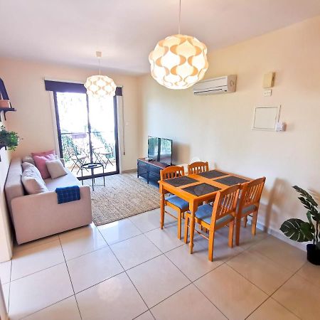 Sunny Pool Apartment โวโรคลินิ ภายนอก รูปภาพ
