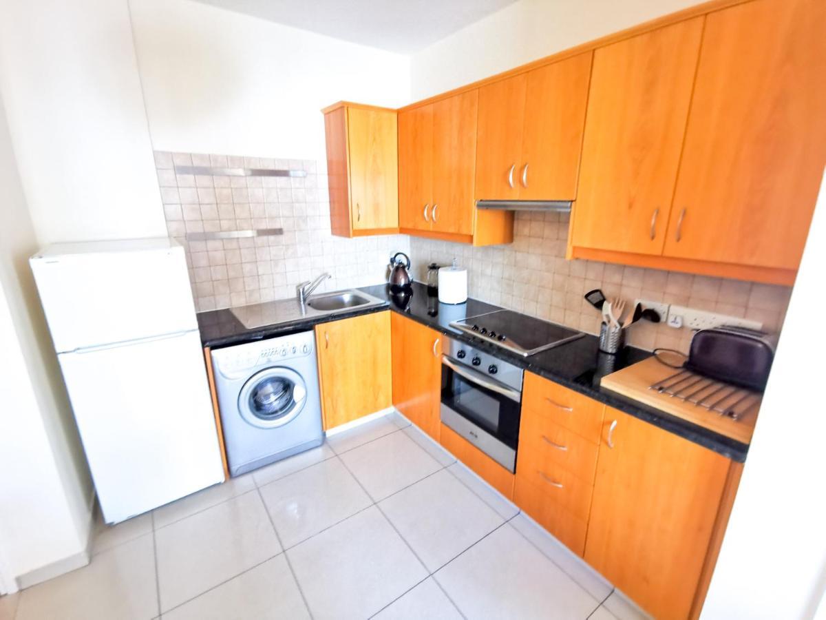 Sunny Pool Apartment โวโรคลินิ ภายนอก รูปภาพ