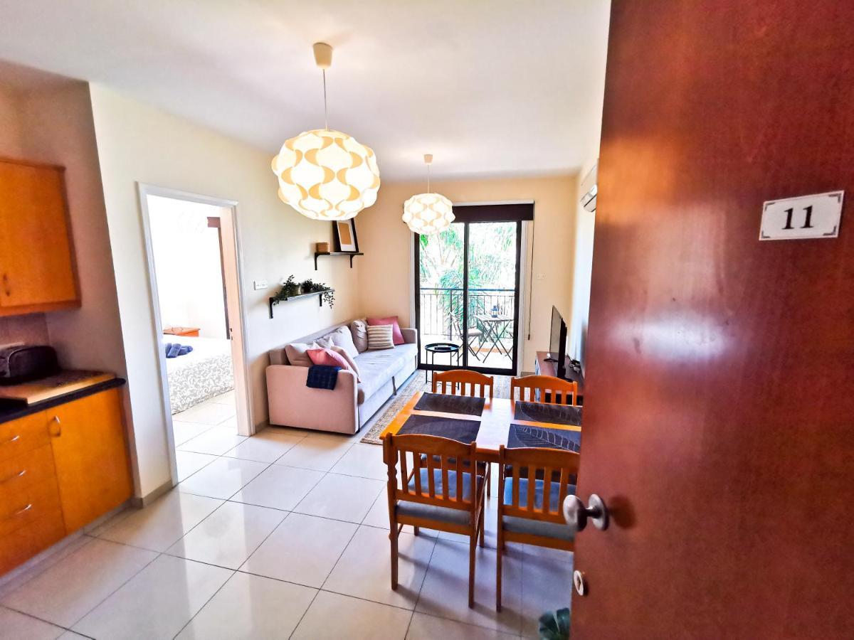 Sunny Pool Apartment โวโรคลินิ ภายนอก รูปภาพ